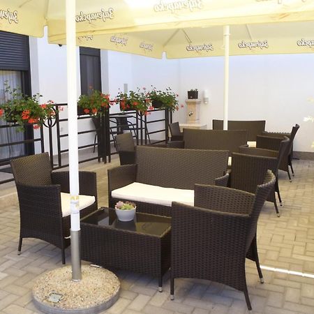 "Mini Hotel Vienna" Apartments Vrnjacka Banja Exterior photo